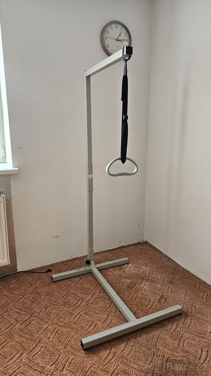 Pomocná hrazda