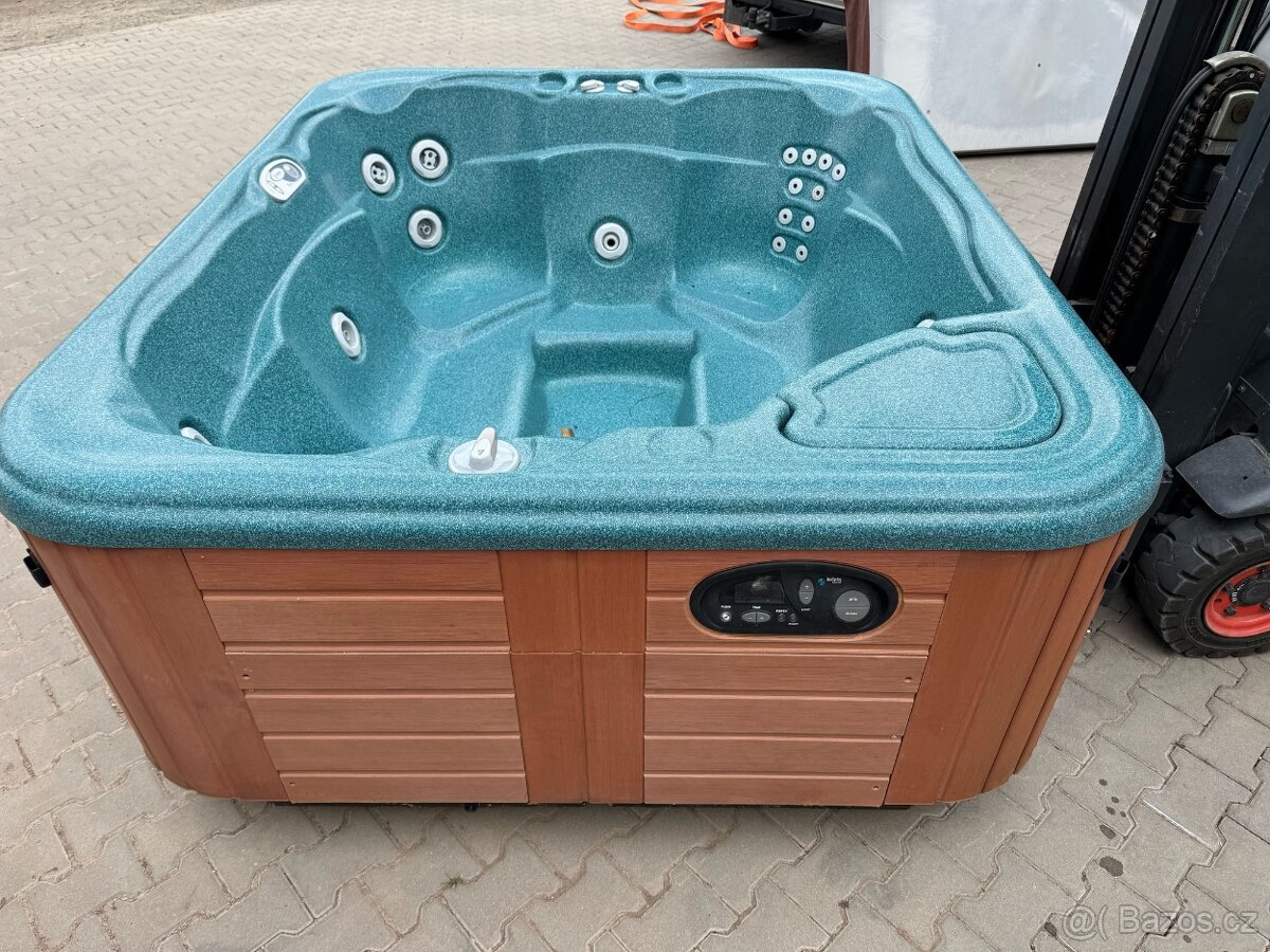 Virivka Hot spring USA. TOP stav
