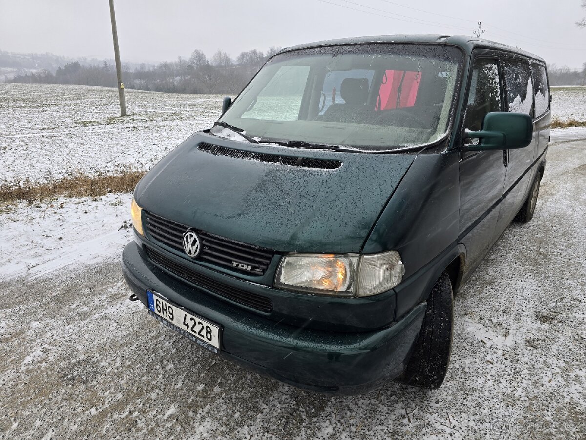 Prodám ND Volkswagen caravelle t4 2.5tdi 75kw acv 4x4