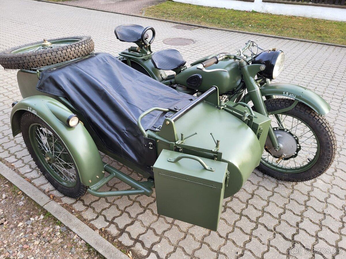 Dněpr,Ural M72 se side zrenovovaný