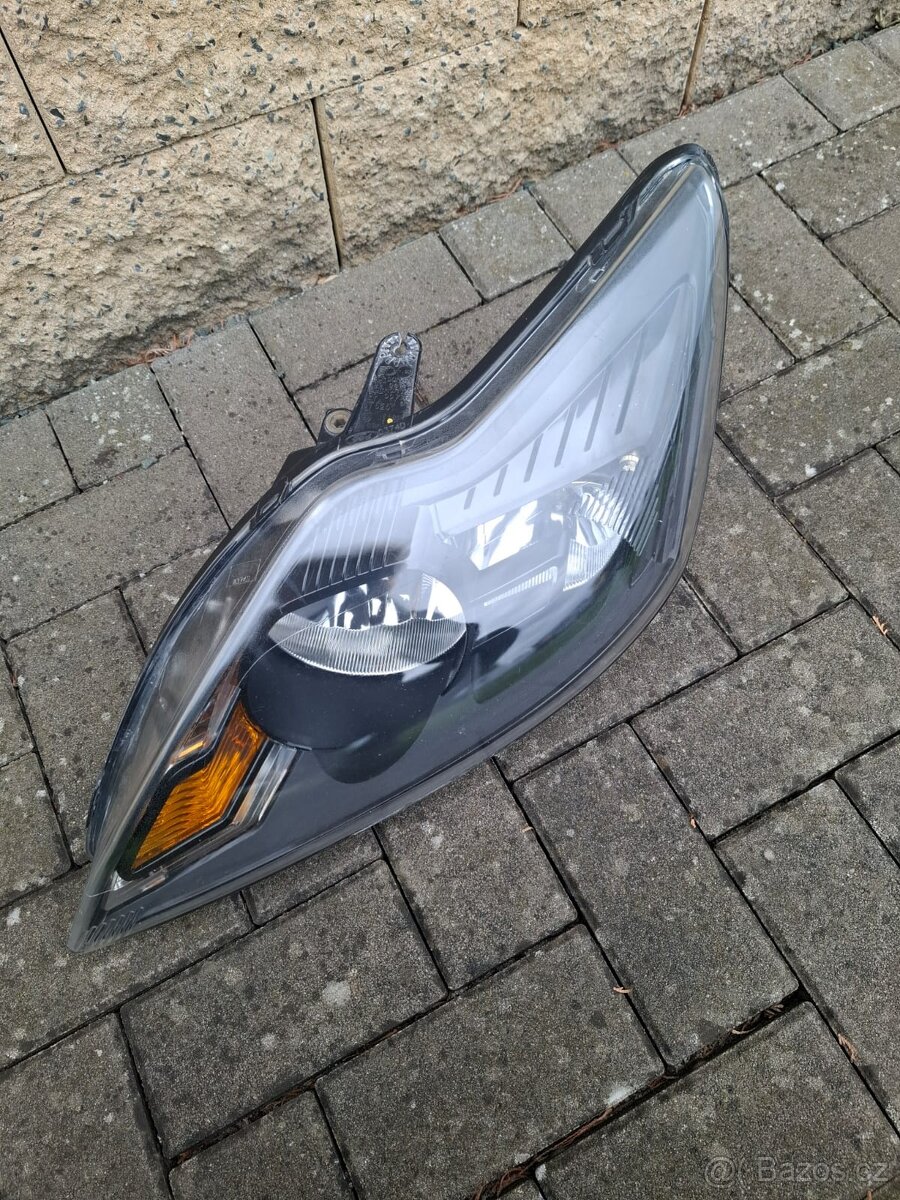 Přední levé světlo Ford Focus mk2 černé