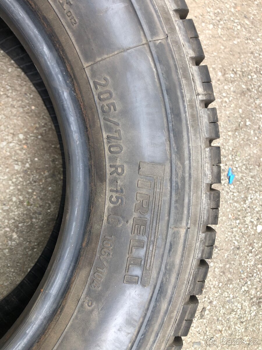 Pirelli 205/70 r15 C