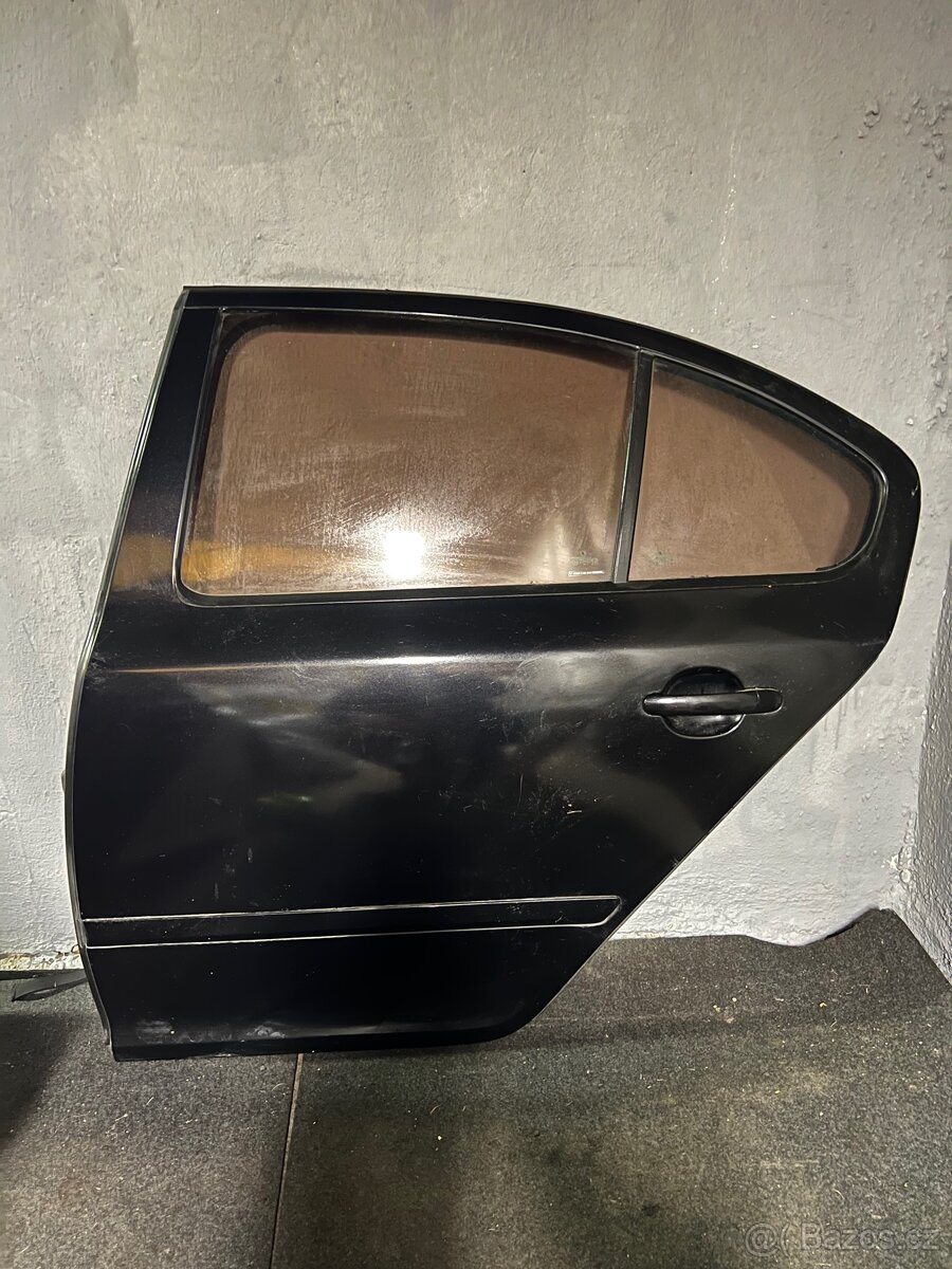 Š. Octavia II 2 Sedan - LZ dveře / 9910