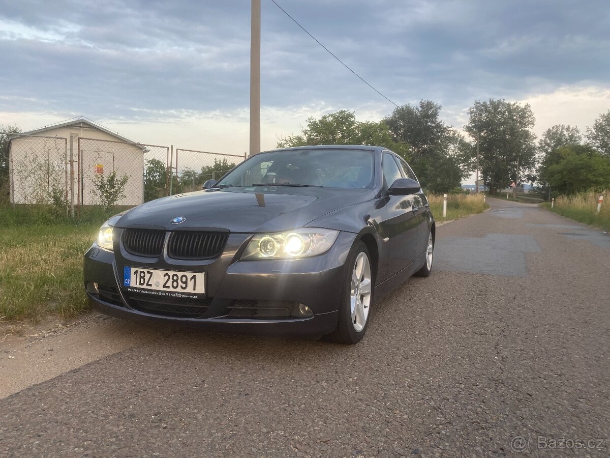 BMW e90 325i