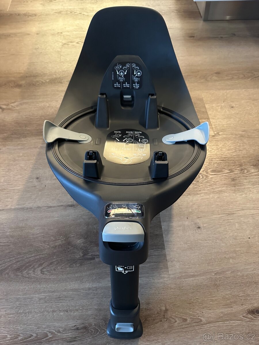 Základna Cybex Base-T