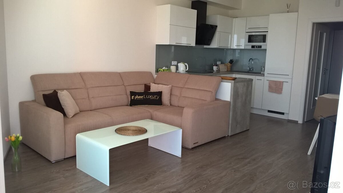 Pronájem pokoje Zličín (1+1 osoba) Room for rent Zličín