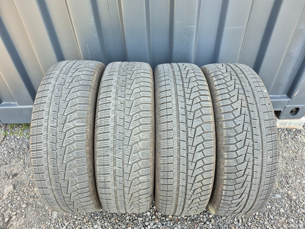 Zimni pneu 215/65R17 99H Hankook
