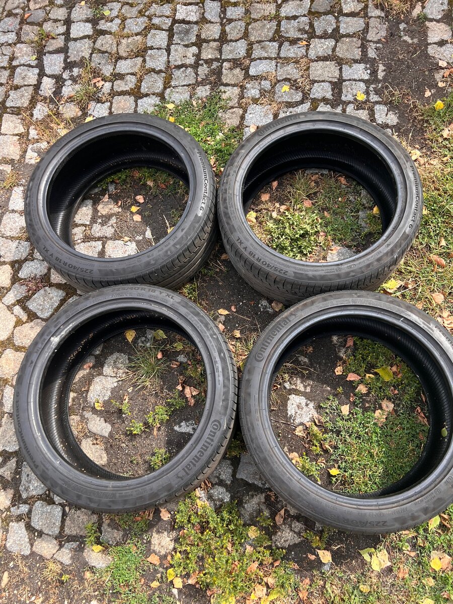 Continental 225/40 R18