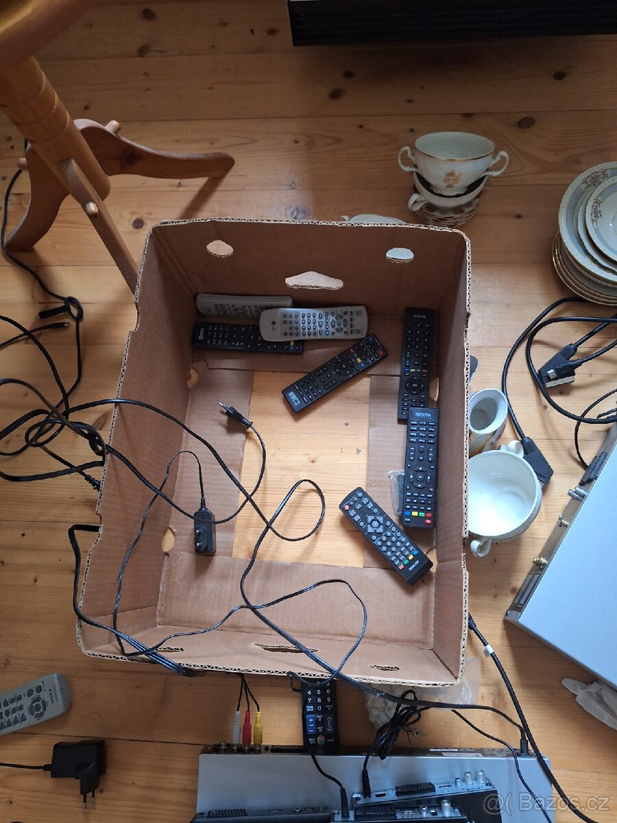 Televize + DVD + VHS antenni přijímače