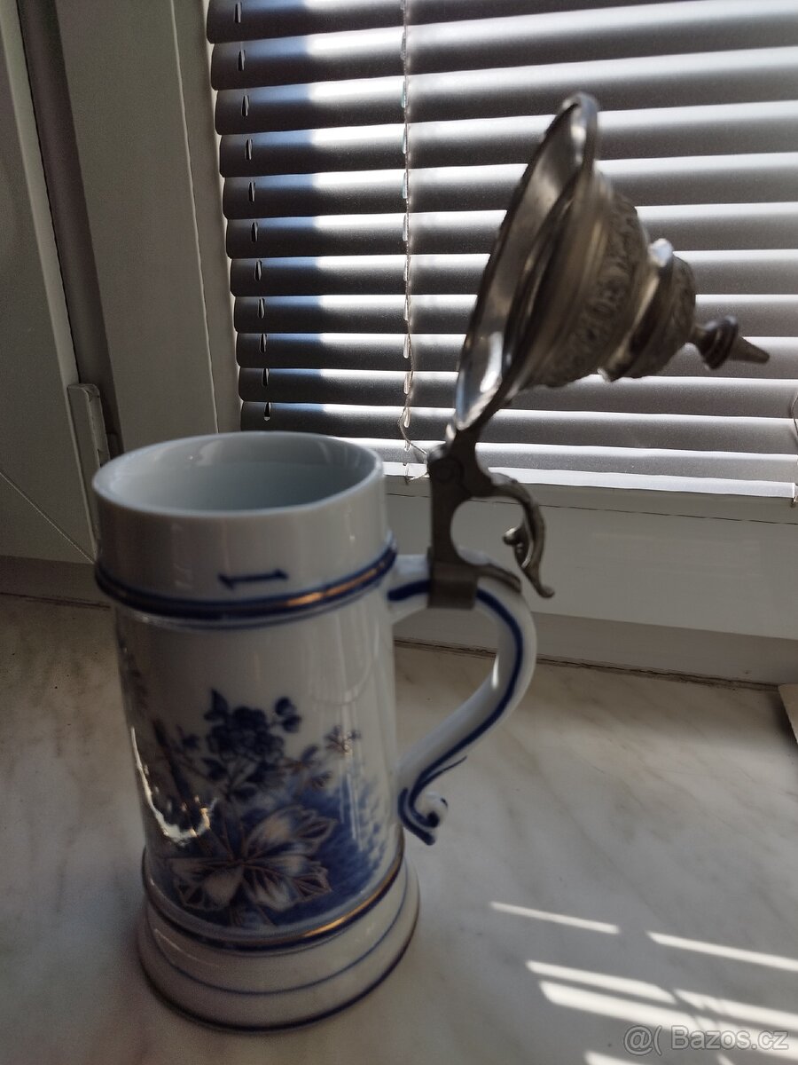 Porcelánový korbel