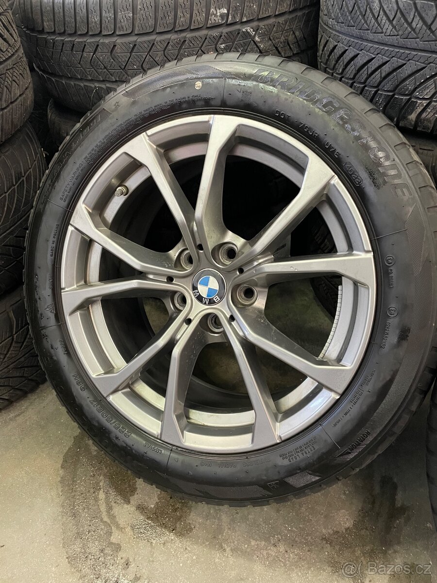 5x112 7,5J IS30 ( ET30 ) BMW + 225/50 R17 Bridgestone