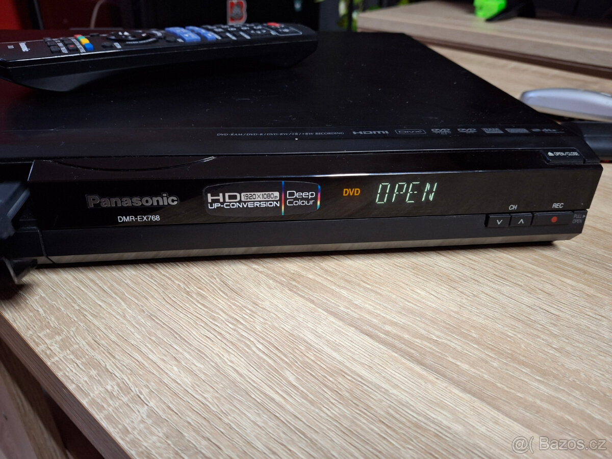 Panasonic DMR-EX768 s HDD 160GB a nefunkční mechanikou
