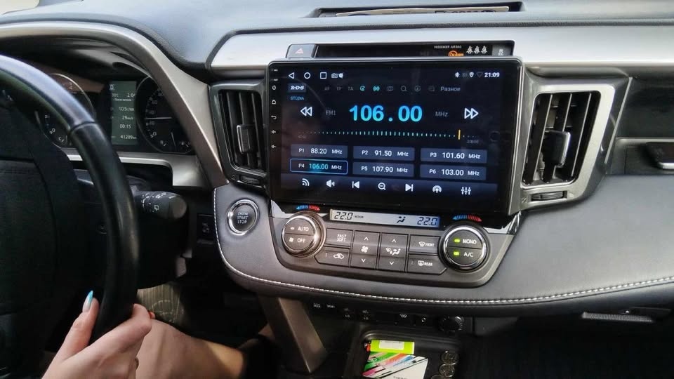 Android autorádio s navi pro TOYOTA RAV4 (2012-2018)