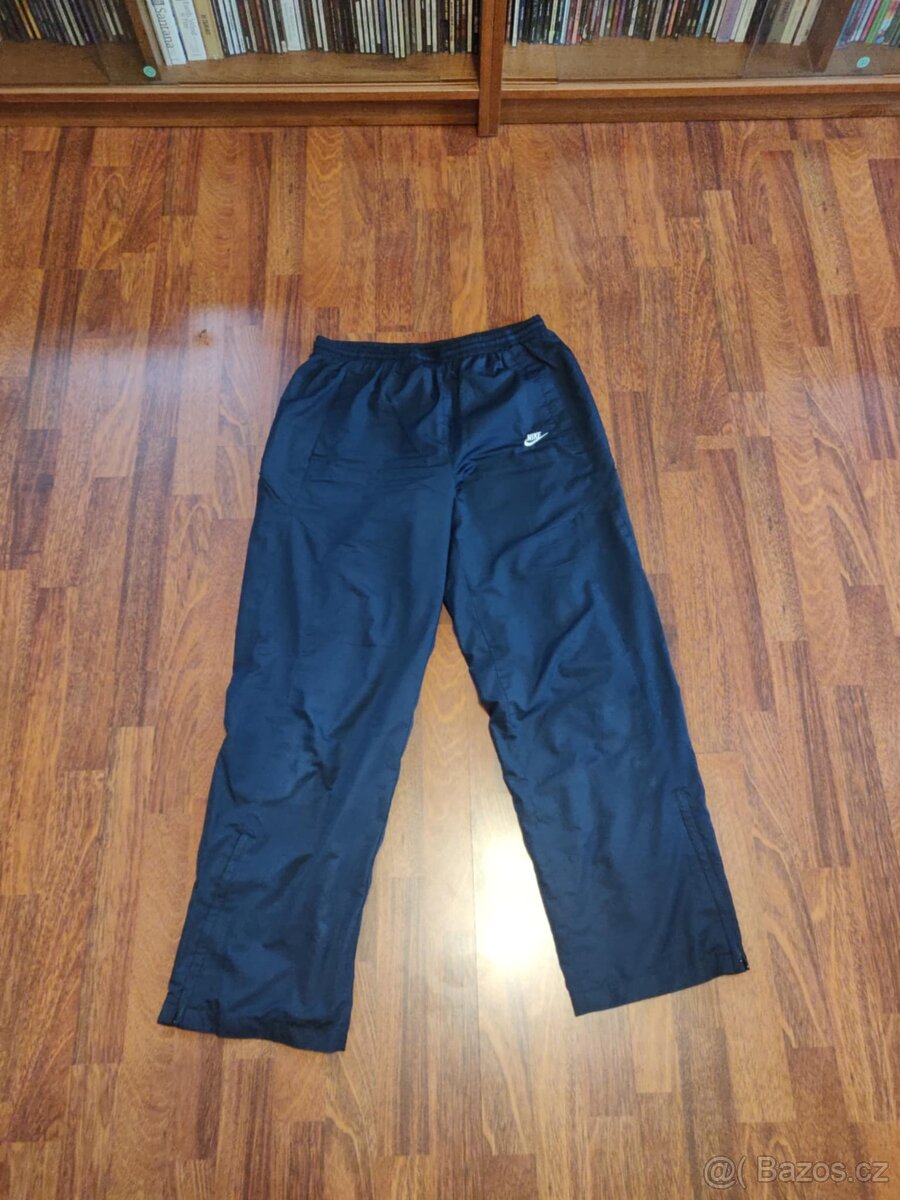NIKE sportovní tepláky – velikost L (pánské)
