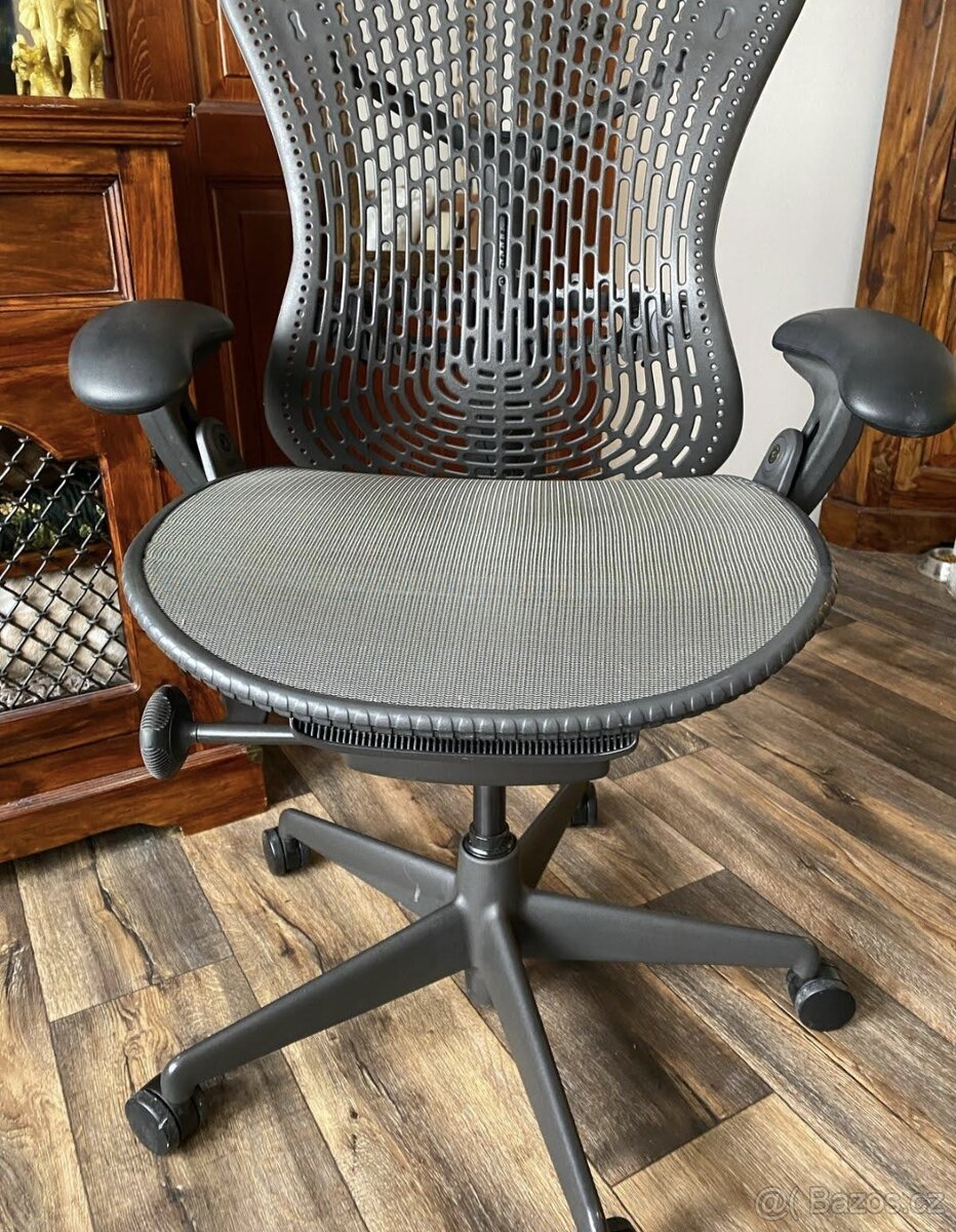 Herman Miller Mirra kancelářská židle