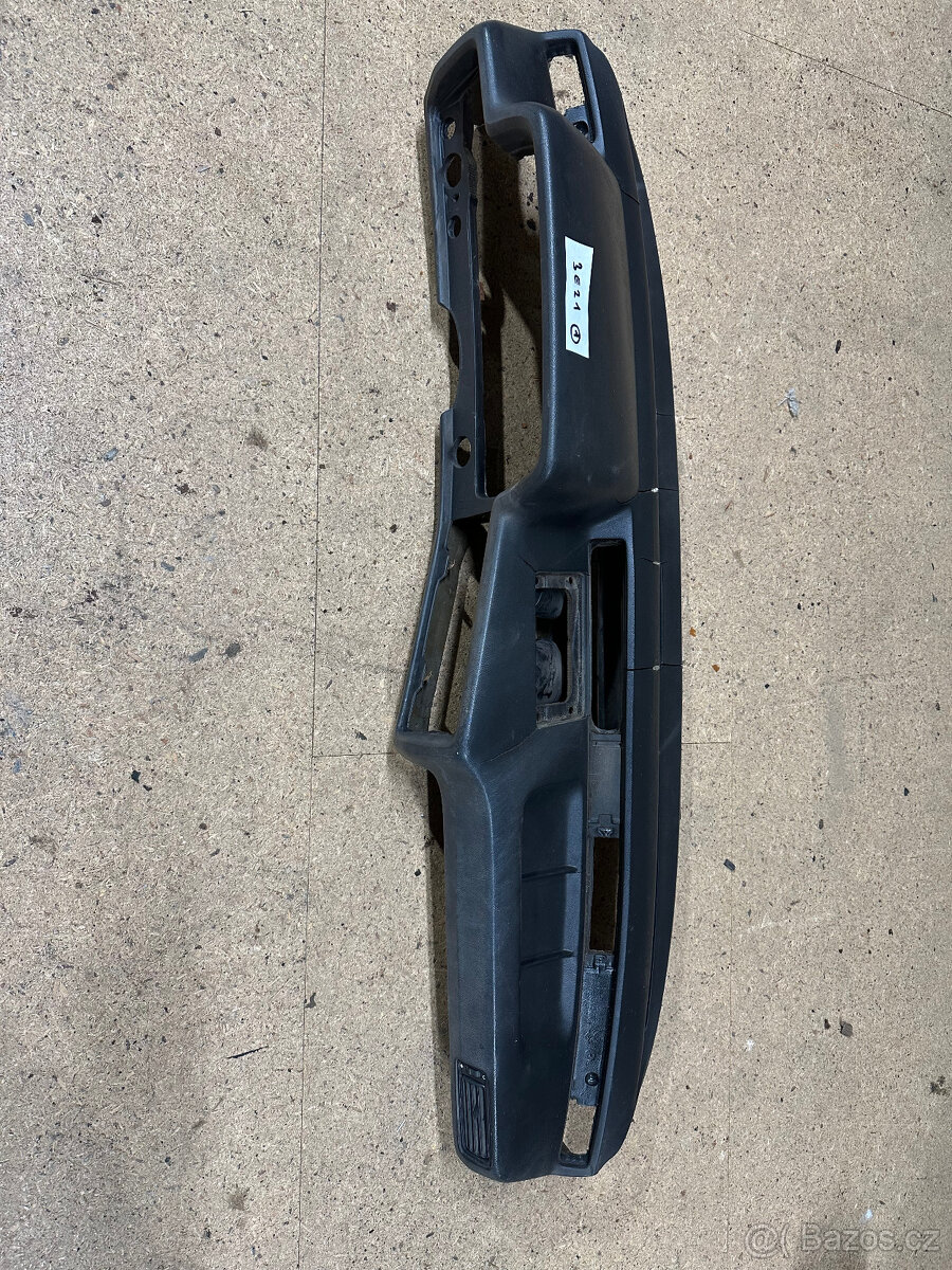 Palubni deska BMW 3 E21 posledni kus original