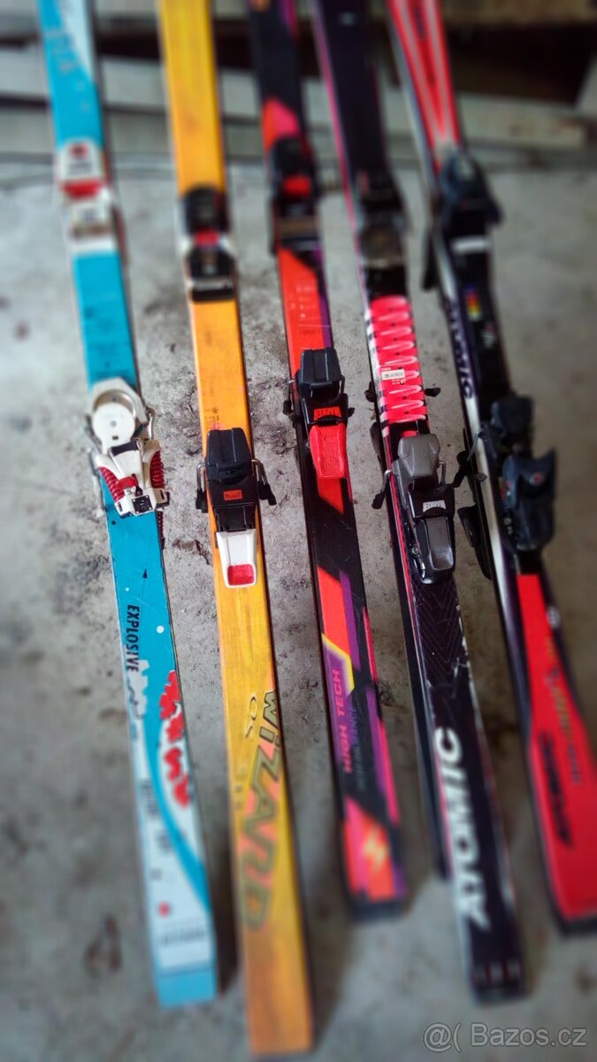 SJEZDOVÉ LYŽE A BOTY