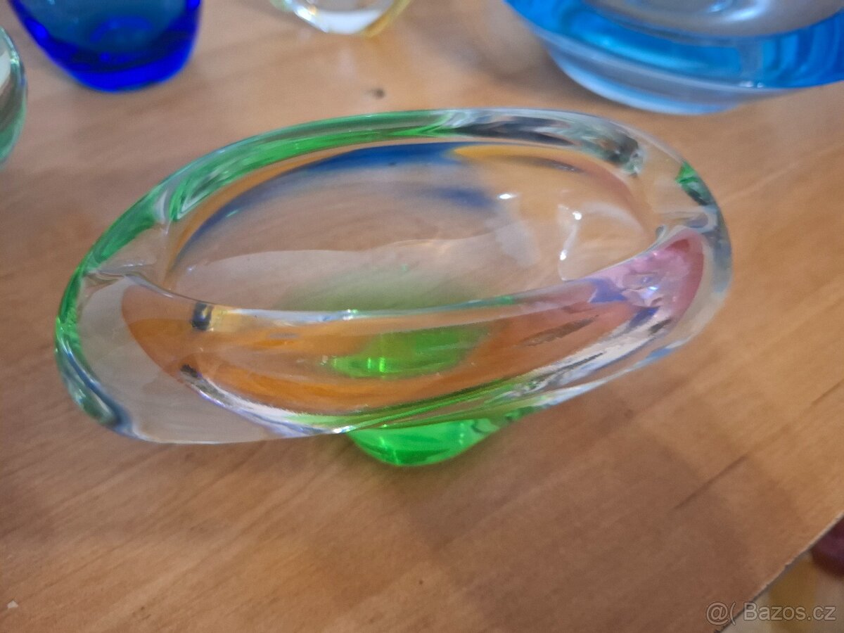 Popelnik hutní sklo 9