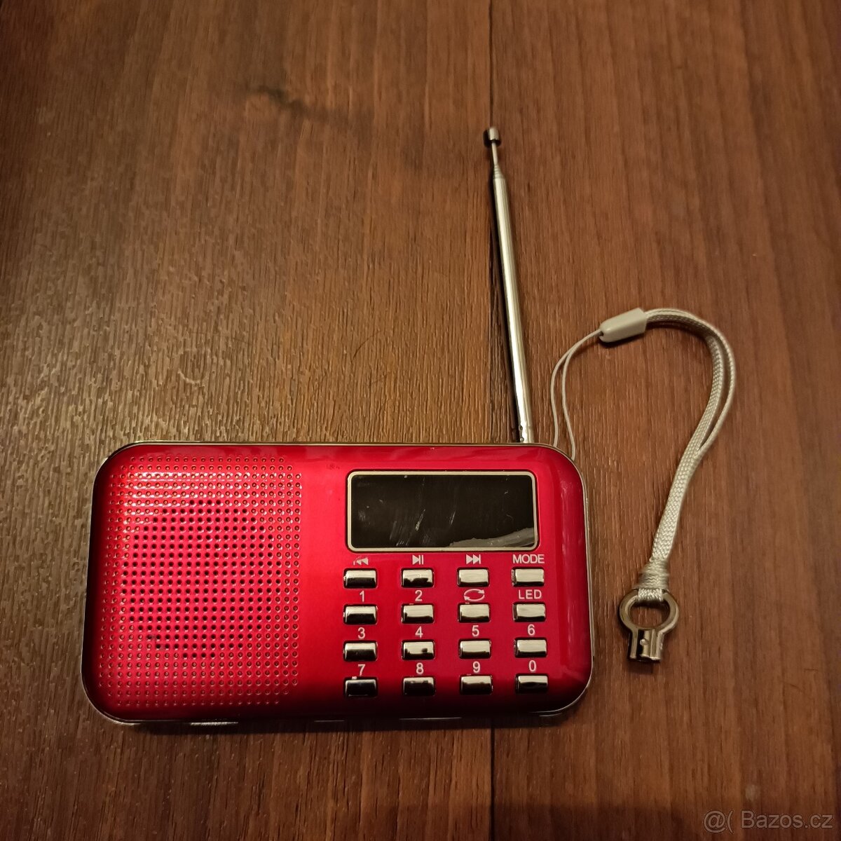 Kapesní rádio se svítilnou