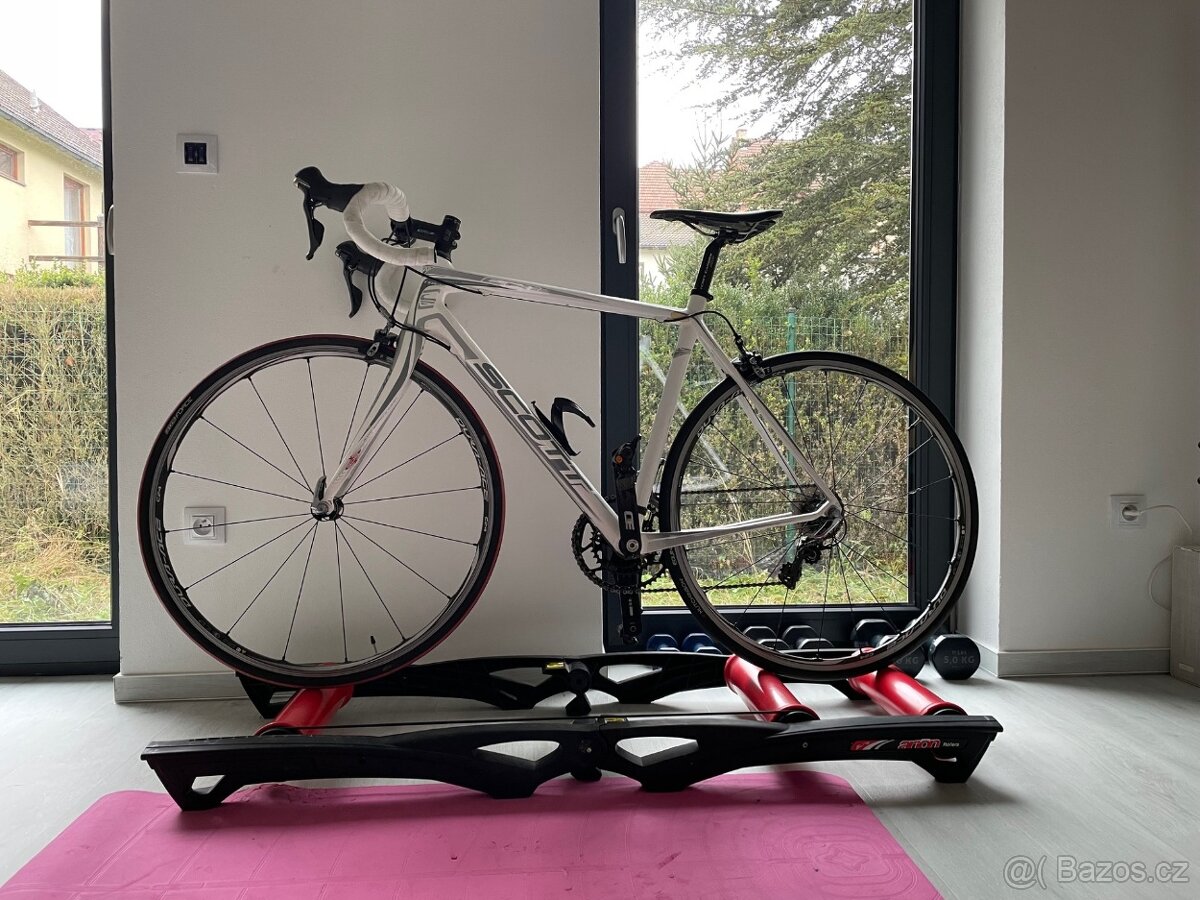 Scott Dura Ace wattmetr 7.5kg + válce Elite