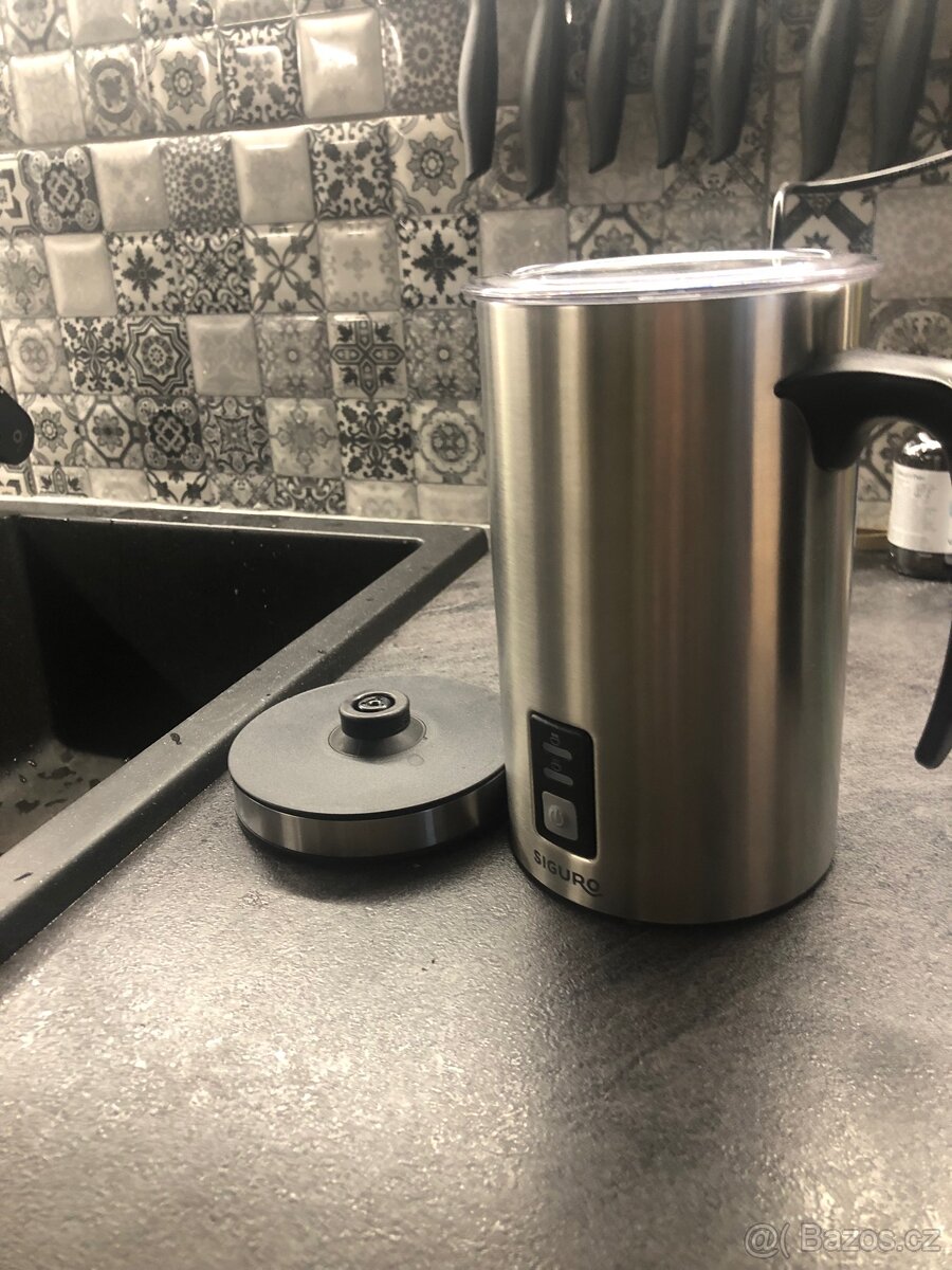 Napěňovač mléka Siguro