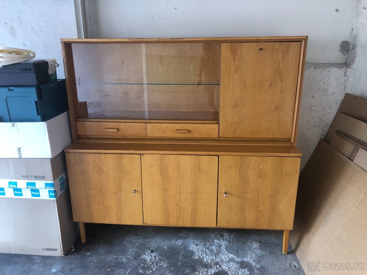 Starožitný příborník