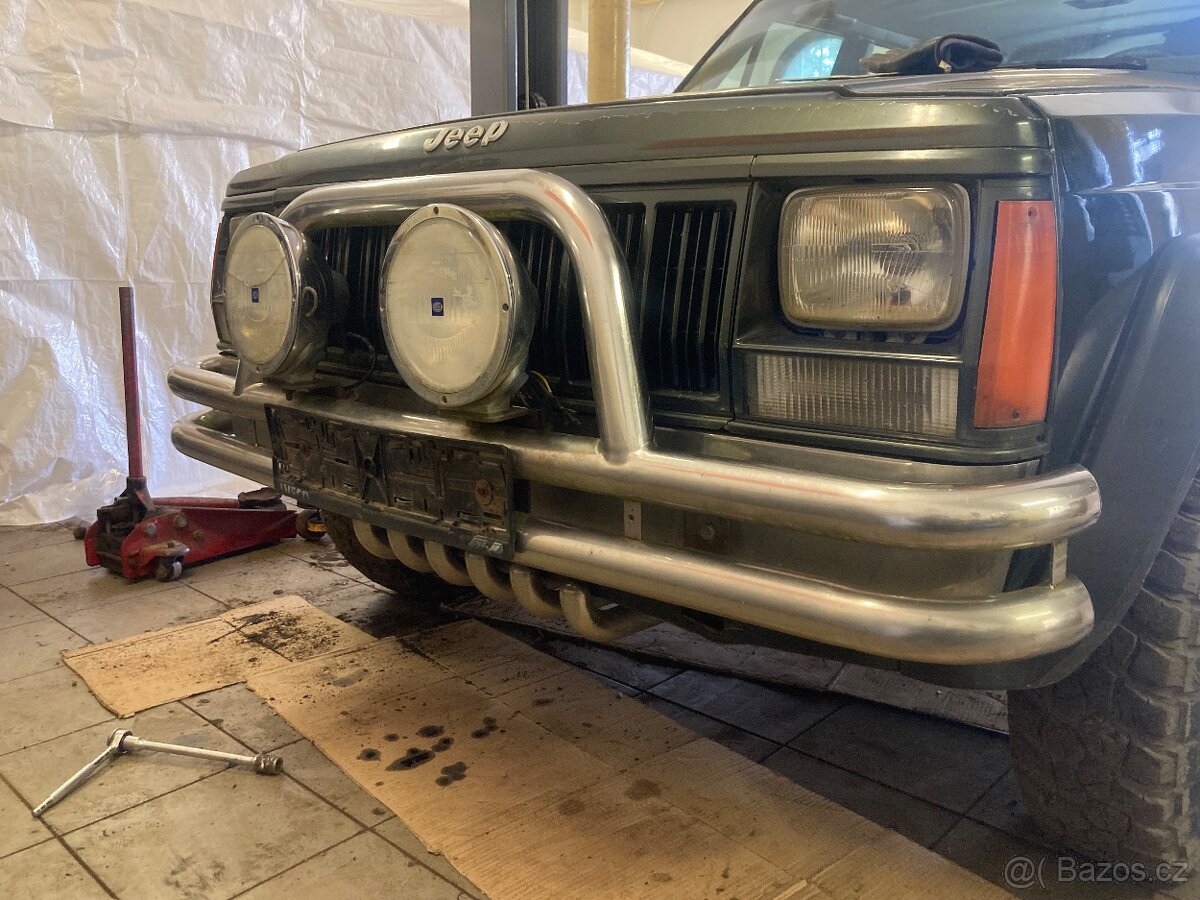 Jeep cherokee xj nerezové rámy