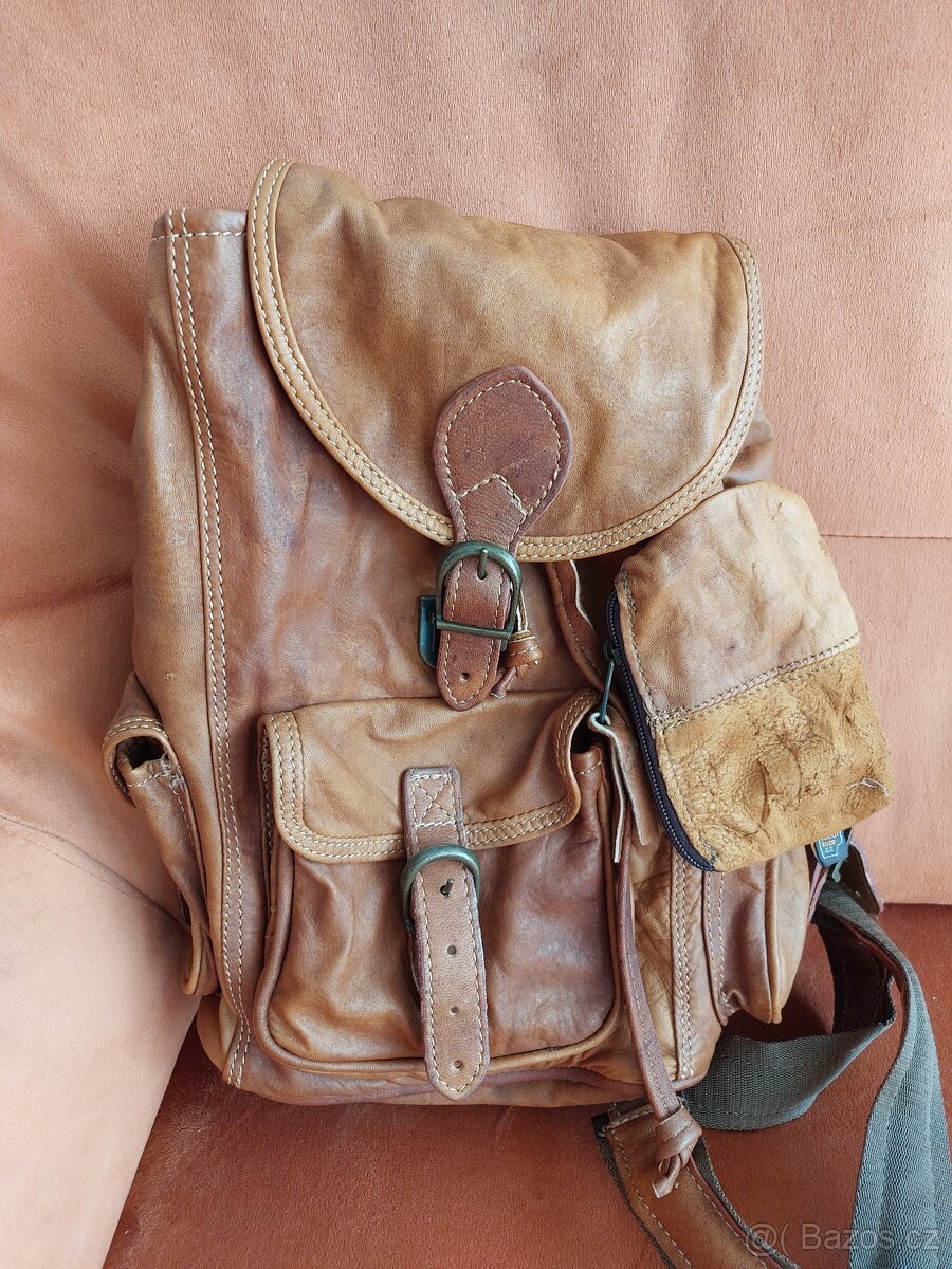 Hnědý kožený batoh - měkká kůže - 34x22x12 cm