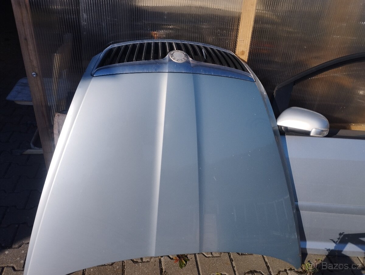 Skoda Octavie 2.dvere kapota.