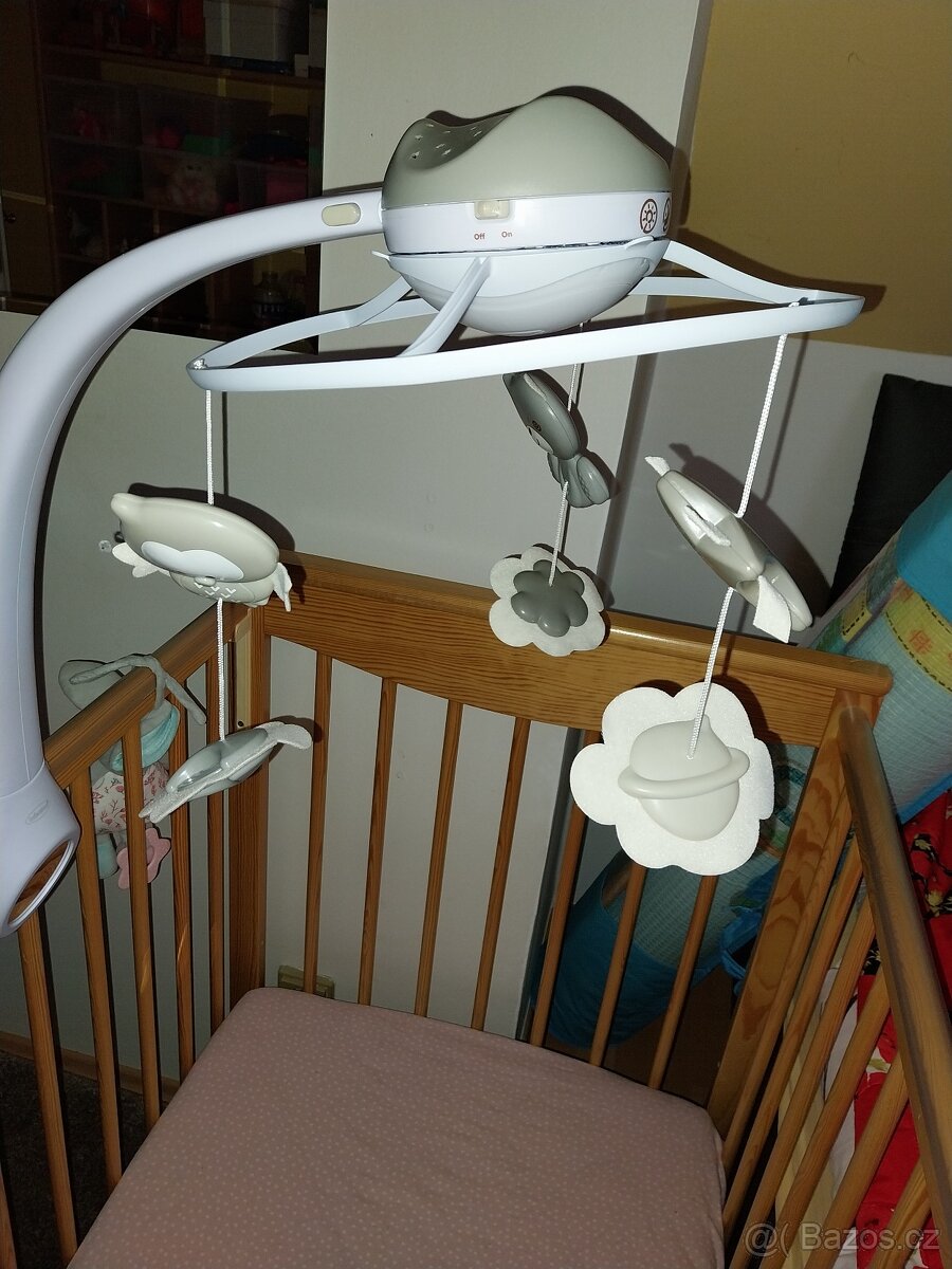 Hudební kolotoč nad postýlku s projekcí 3v1