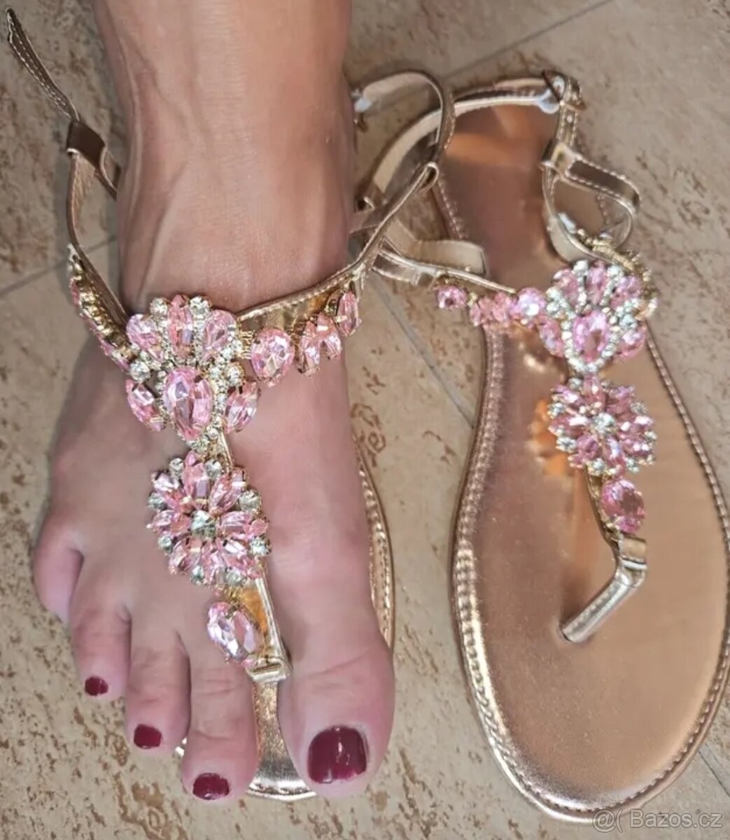 Prodám dámské letní boty s kamínky