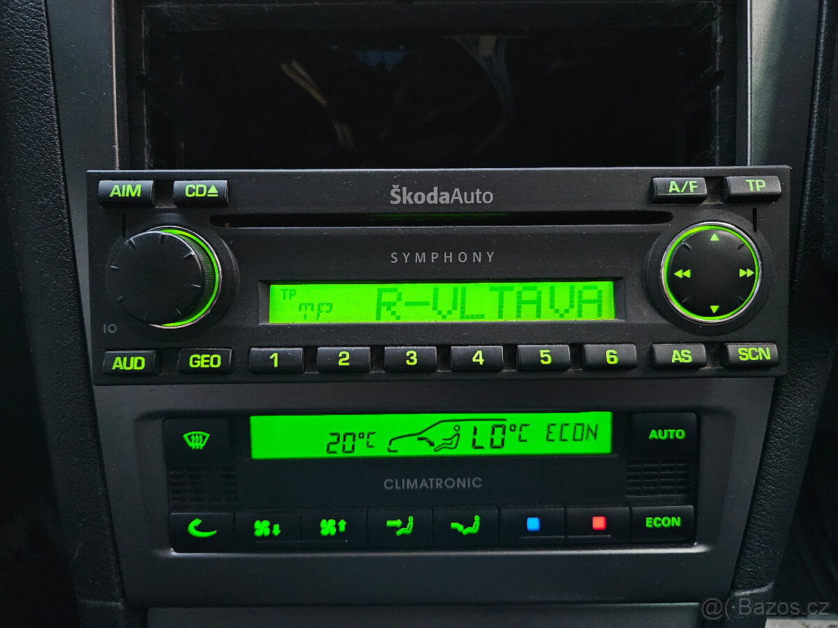 Škoda Octavia Superb autoradio Symphony CD