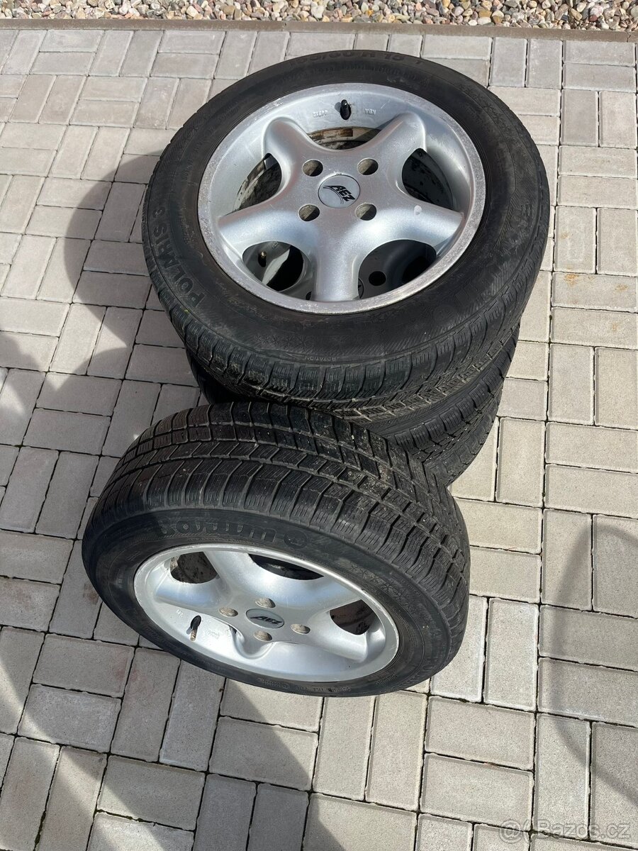 Pneu 195/60 R15 na dojezd + lité kola