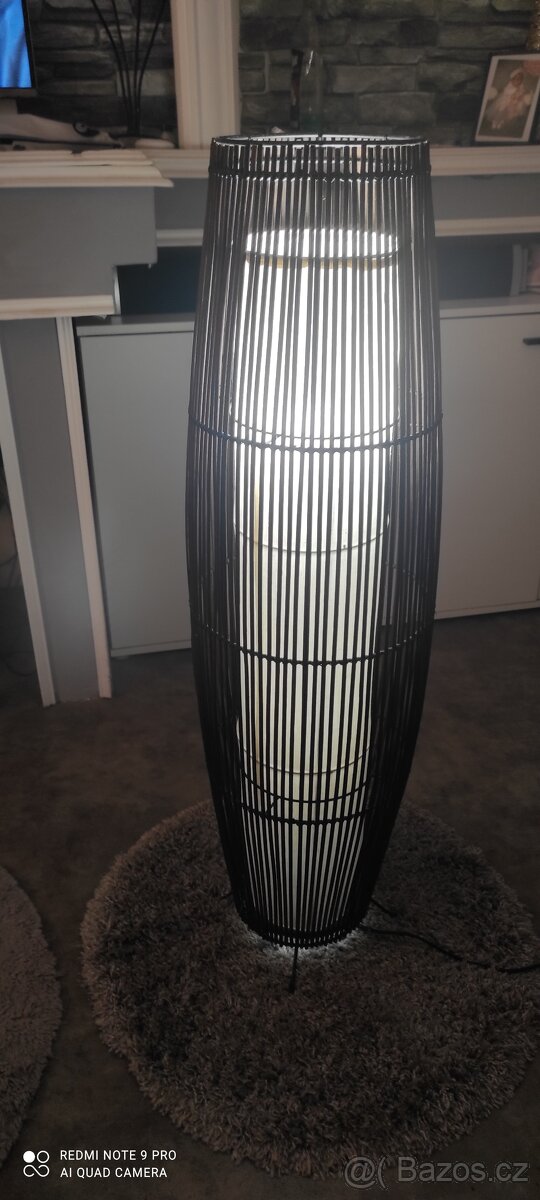 Stará stojící ratan lampa 120cm