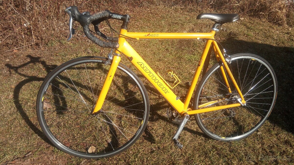 Author A 4400, silniční hliníkové kolo.Na postavu cca 175cm.