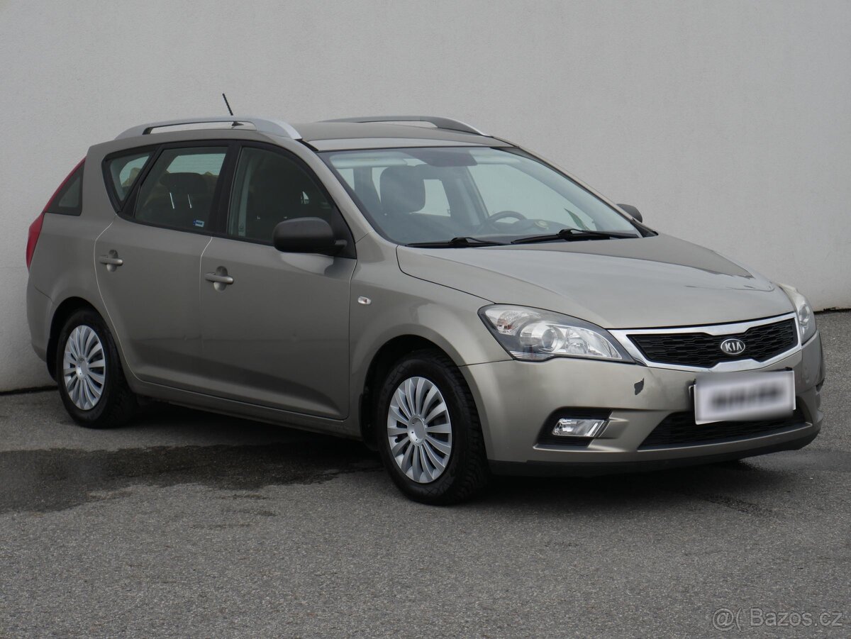 Kia Ceed 1.4 i , 77 kW benzín, 2011