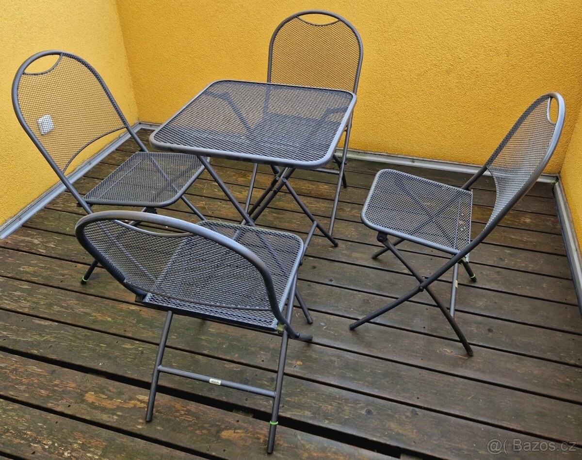 Set zahradního nábytku.