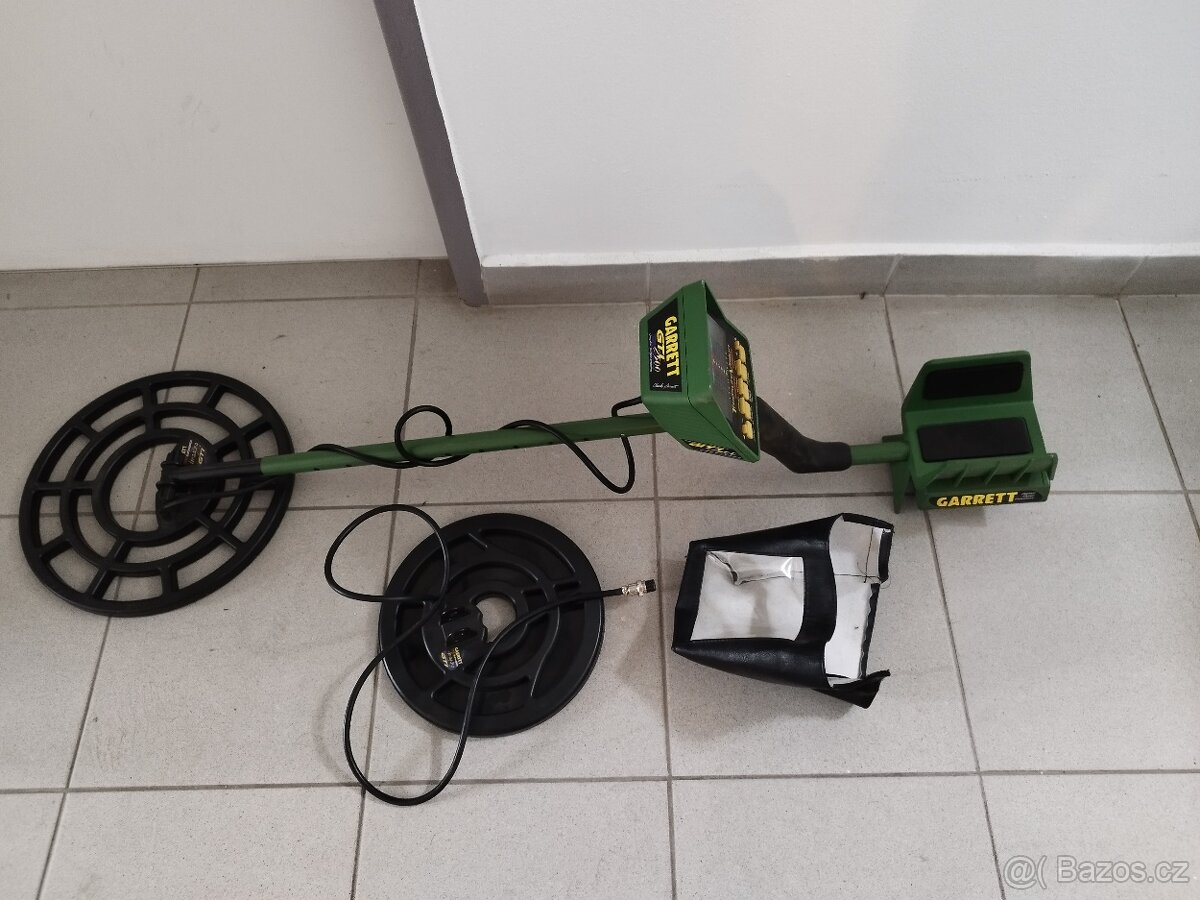 Detektor kovů Garrett GTI 2500 se dvěma cívkami