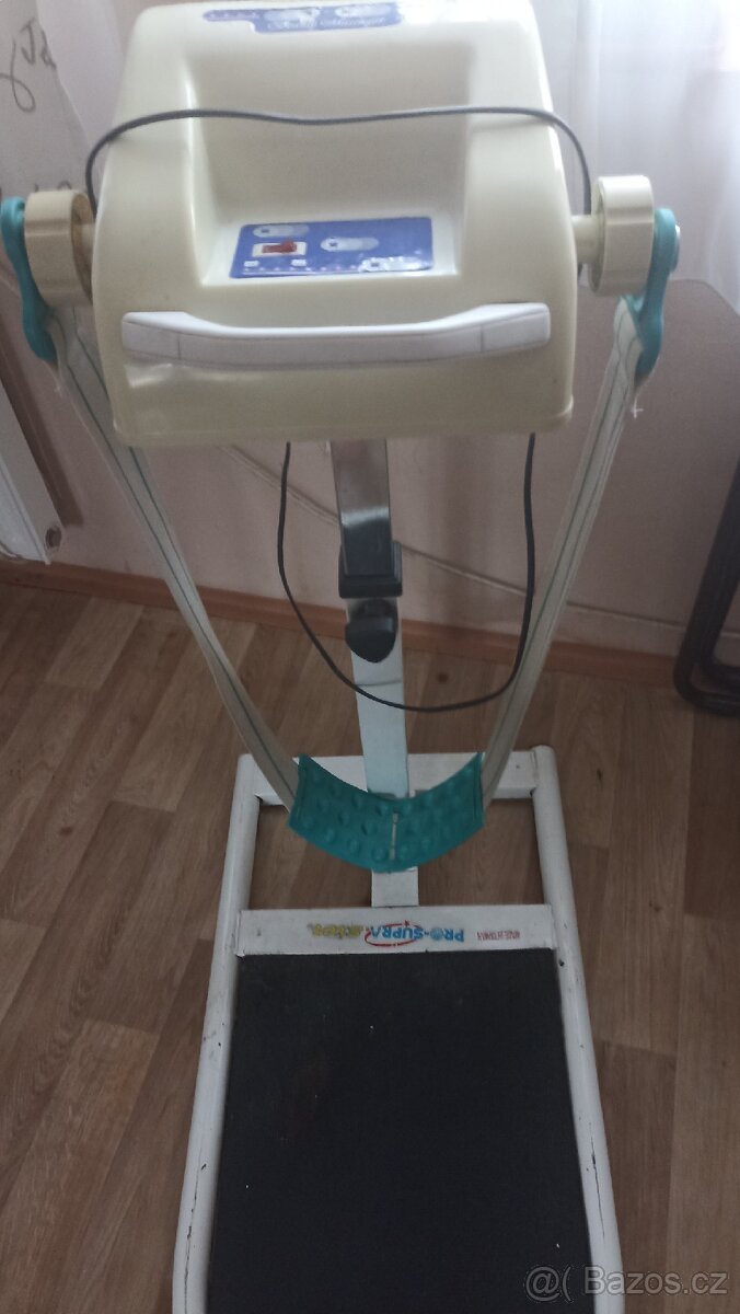 Masážní přístroj v dobrém stavu, pouze vlastní odvoz.