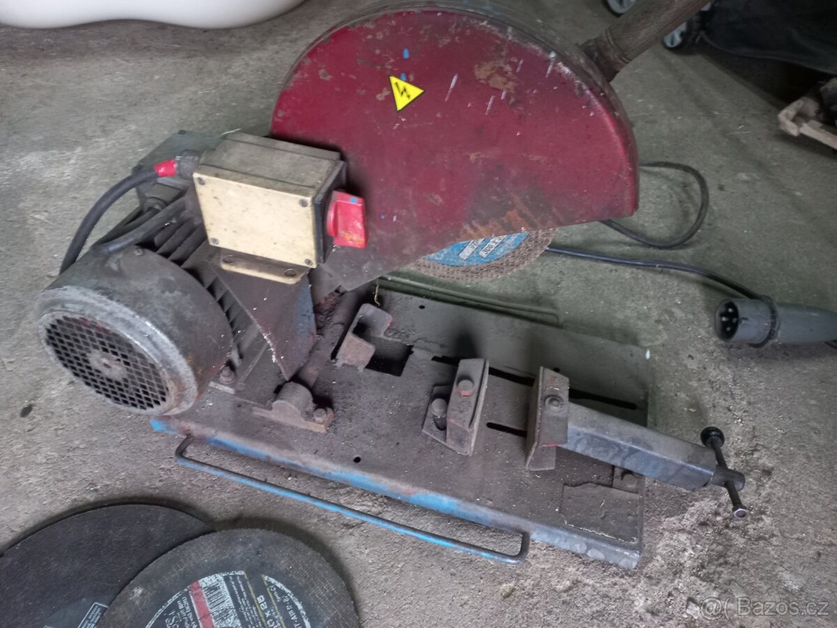 Dělící kotoučová pila na železo 400V +kotouče 300mm