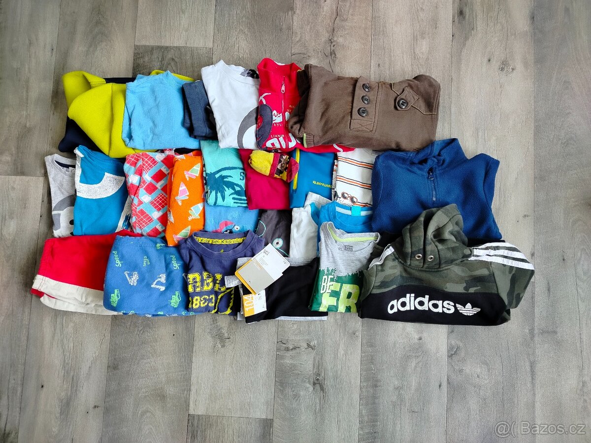 Mix oblečení 104