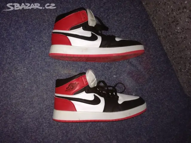 Pánské boty Nike Air Jordan 1 MID, velikost 44.