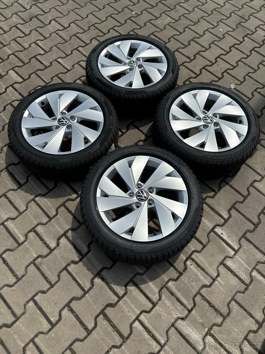 ZÁNOVNÍ Kompletní alu VW Golf 5x112r17+205r50r17 zimní