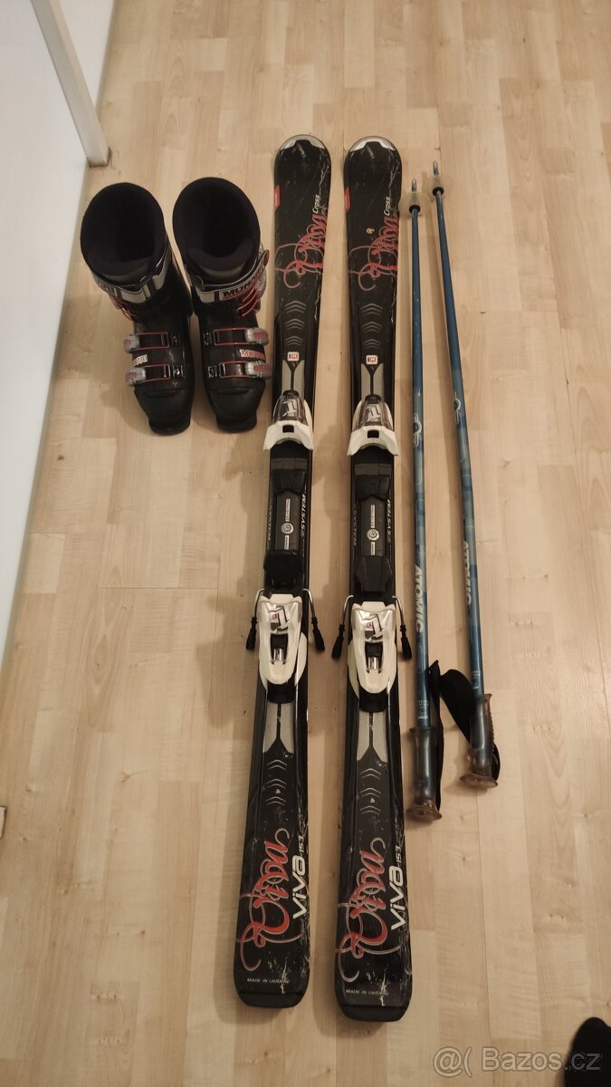 Sjezdové lyže carving 150 cm + boty + hůlky