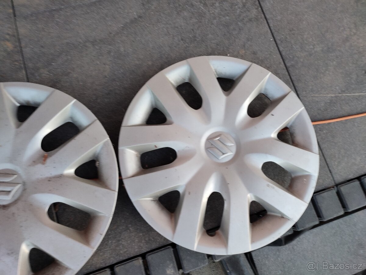 Kryty kol Suzuki Swift 15 sada