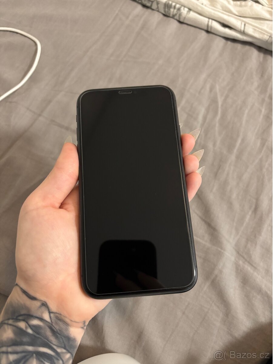 APPLE iPhone 11 64gb BlACK - KONDICE BATERIE 100%