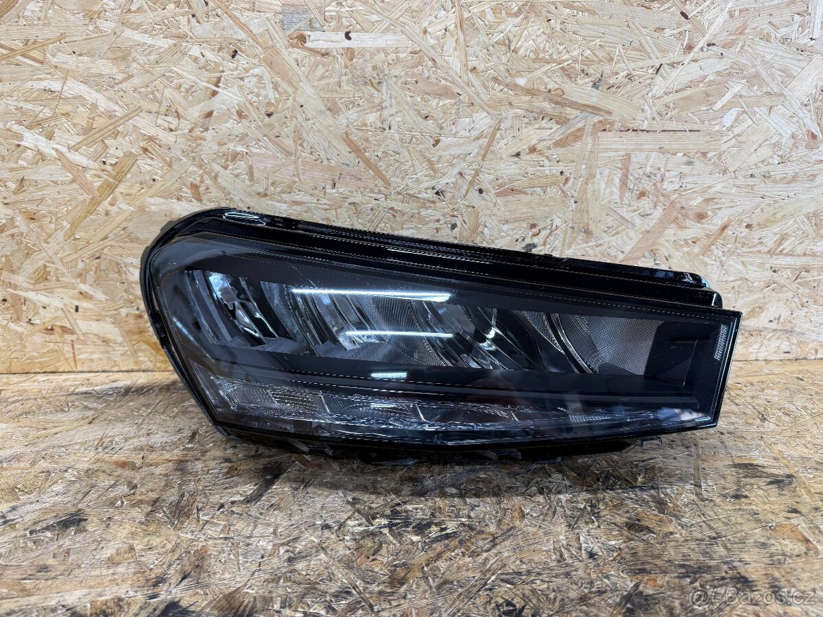 PRAVÝ PŘEDNÍ FULL LED SVĚTLOMET ŠKODA FABIA 4