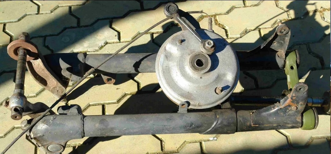 Brzdové pakny brzdový štít střed kola buben květák Ural M72