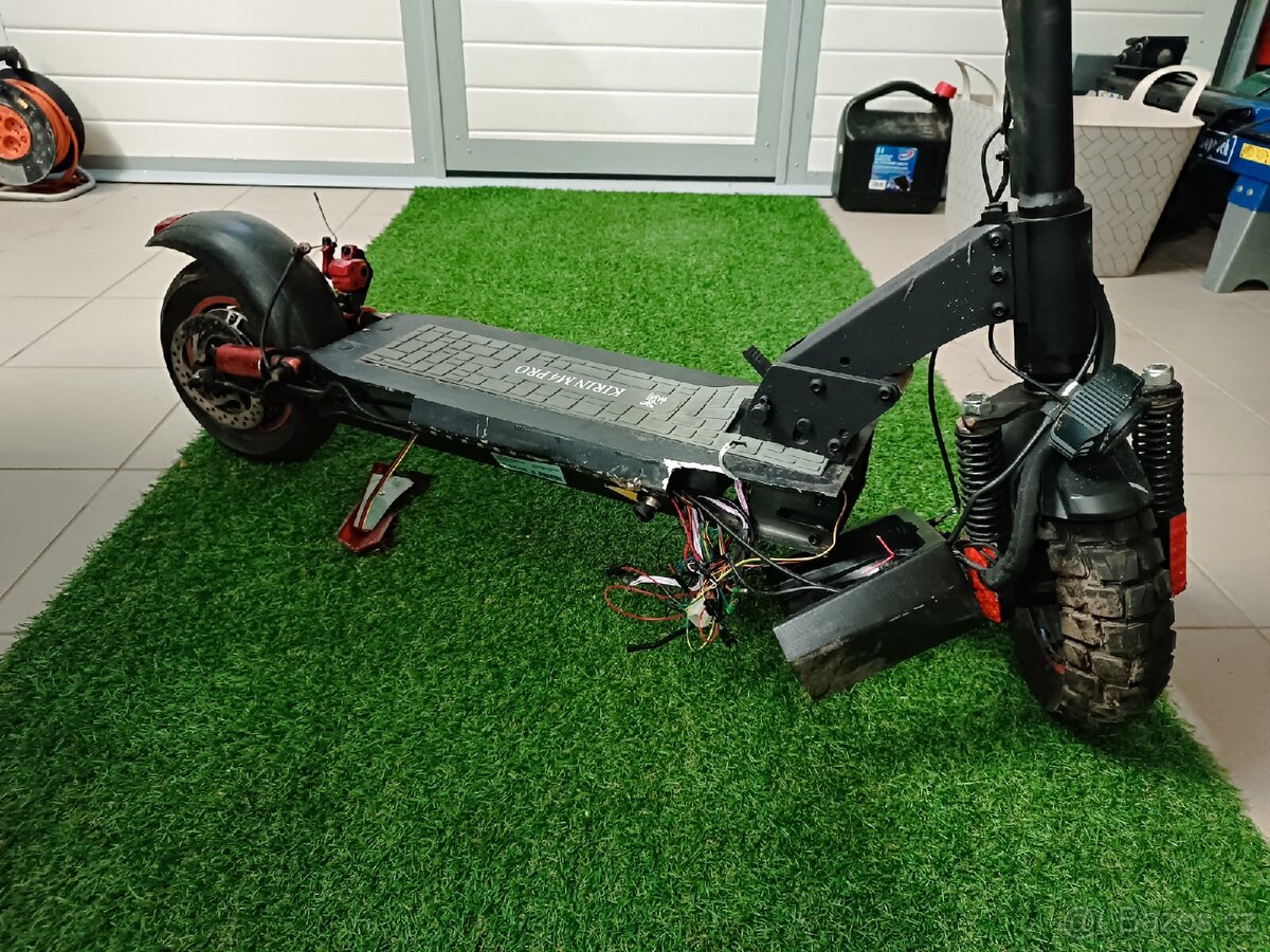 Kugoo Kirin M4 PRO na náhradní díly