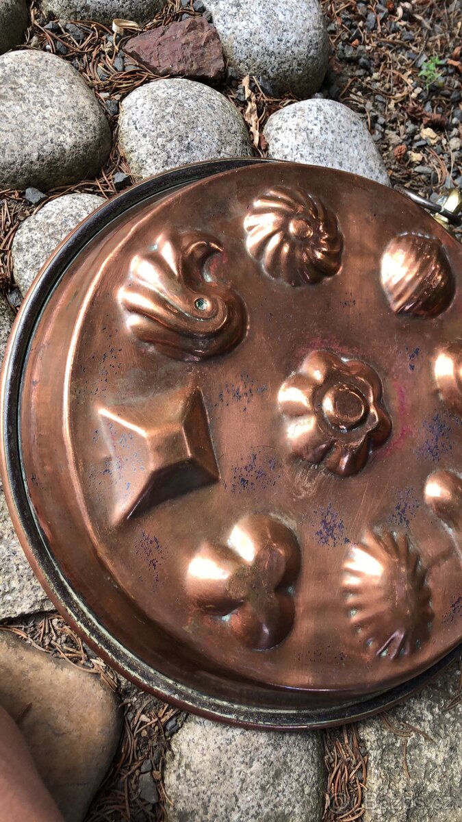 Forma medena benesnik